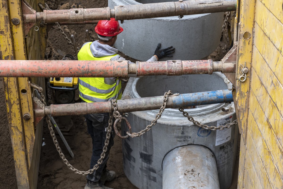 HOFF Ihre Profis für Asphaltarbeiten, Straßenbau und Kanalbau