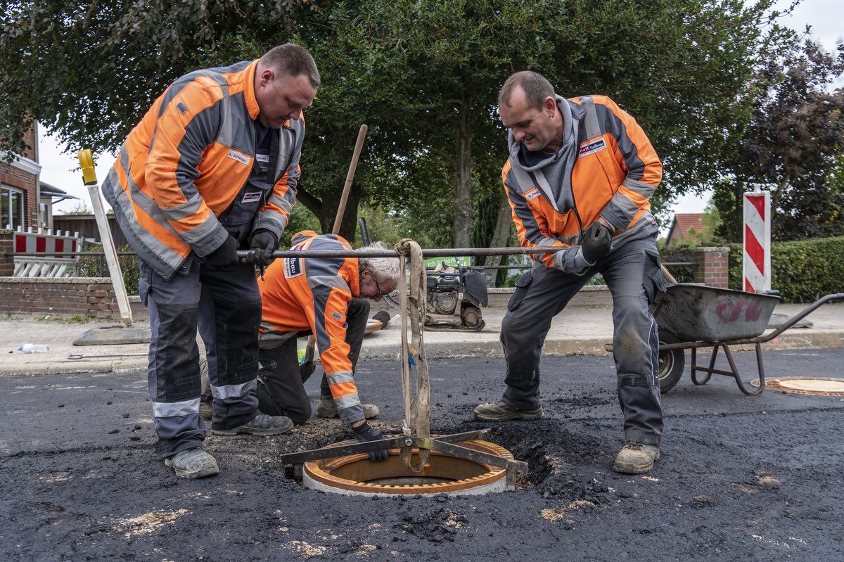HOFF Ihre Profis für Asphaltarbeiten, Straßenbau und Kanalbau