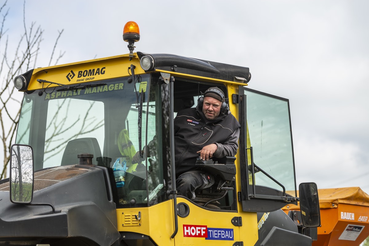 HOFF Ihre Profis für Asphaltarbeiten, Straßenbau und Kanalbau