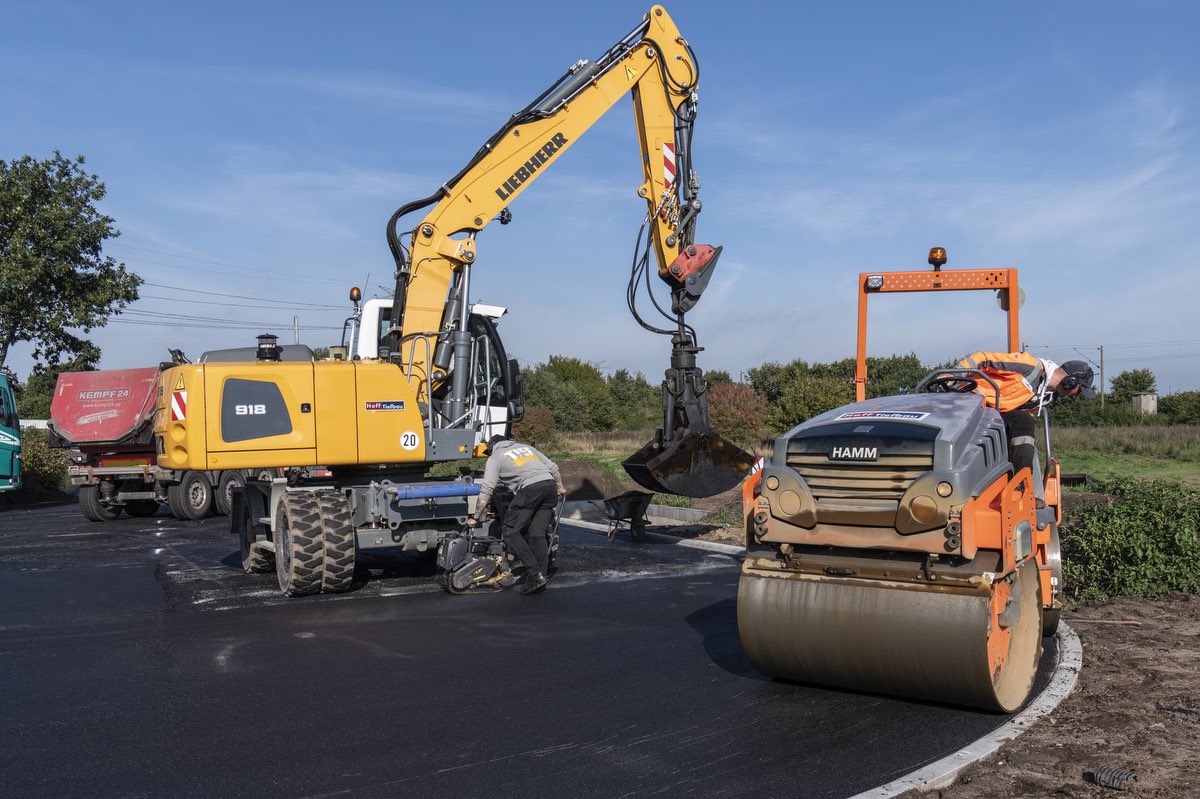HOFF Ihre Profis für Asphaltarbeiten, Straßenbau und Kanalbau