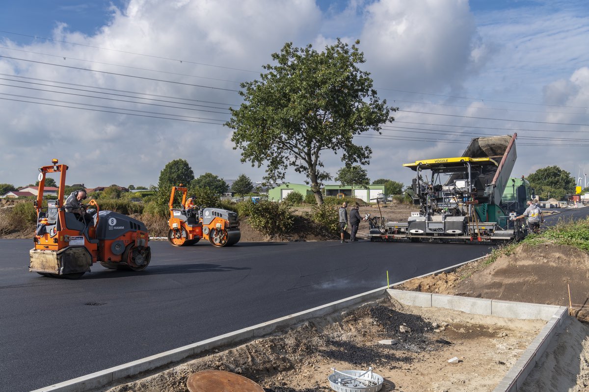 HOFF Ihre Profis für Asphaltarbeiten, Straßenbau und Kanalbau